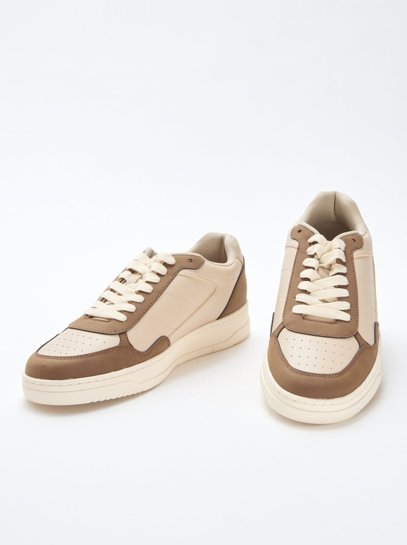 Tweekleurige lage sneakers met uitsnijding Biege - Kiabi