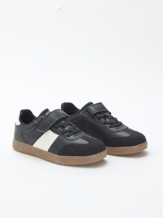 Tweekleurige, lage sneakers