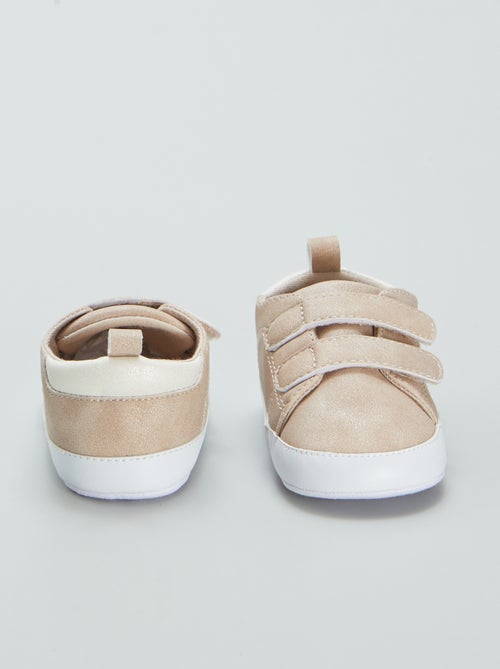 Tweekleurige sneakers met klittenband - Kiabi Tweekleurige sneakers met klittenband - Kiabi