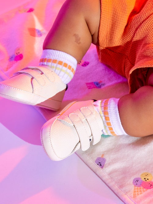 Tweekleurige sneakers met klittenband - Kiabi Tweekleurige sneakers met klittenband - Kiabi