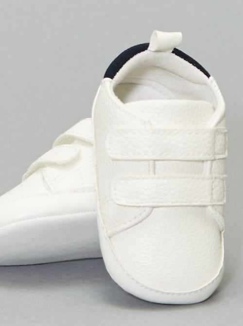 Tweekleurige sneakers met klittenband - Kiabi Tweekleurige sneakers met klittenband - Kiabi