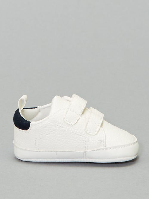 Tweekleurige sneakers met klittenband - Kiabi Tweekleurige sneakers met klittenband - Kiabi