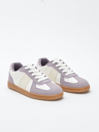 Tweekleurige sneakers met veters