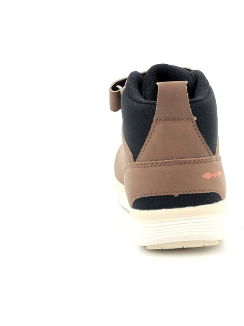 Umbro Nelda Camel Jongens Klittenband Laarzen - Kiabi Umbro Nelda Camel Jongens Klittenband Laarzen - Kiabi