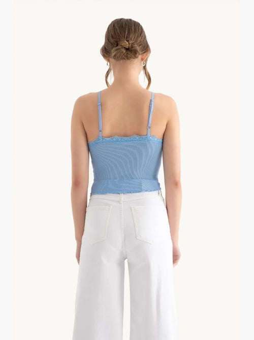 V-hals cropped tanktop met kantdetail hiccup - Kiabi V-hals cropped tanktop met kantdetail hiccup - Kiabi