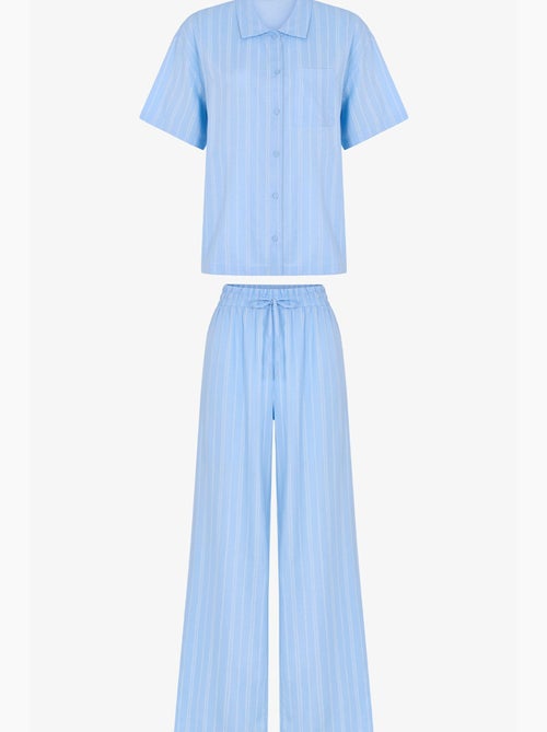 Vacation gestreepte pyjamaset met kortmouw shirt en broek penti - Kiabi Vacation gestreepte pyjamaset met kortmouw shirt en broek penti - Kiabi