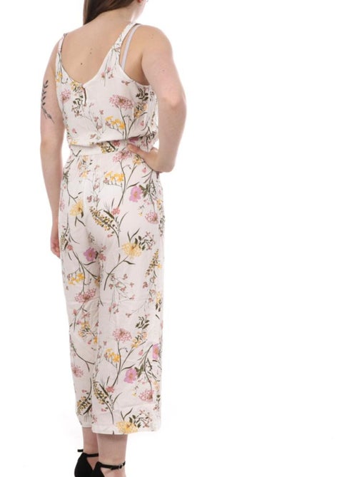 Vero Moda Dames Jumpsuit Wit met Bloemenprint 7/8 Lengte - Kiabi Vero Moda Dames Jumpsuit Wit met Bloemenprint 7/8 Lengte - Kiabi