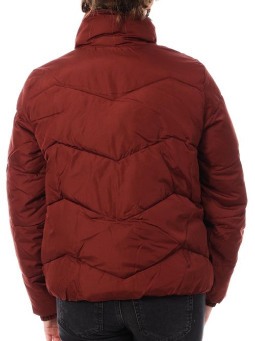 Vero Moda Ligario Dames Rode Gewatteerde Jas - Kiabi Vero Moda Ligario Dames Rode Gewatteerde Jas - Kiabi