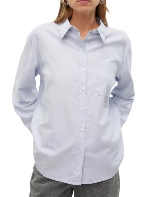 Vero Moda Mida Oxford Lichtblauwe Dames Blouse - Kiabi Vero Moda Mida Oxford Lichtblauwe Dames Blouse - Kiabi