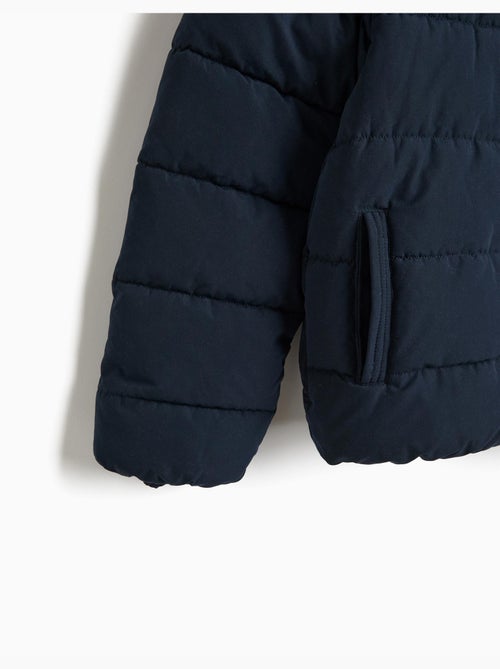 Veste à capuche matelassée, mo fashion - Kiabi Veste à capuche matelassée, mo fashion - Kiabi