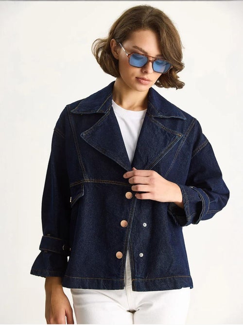 Veste boutonnée à col chemise en jean lucci - Kiabi Veste boutonnée à col chemise en jean lucci - Kiabi