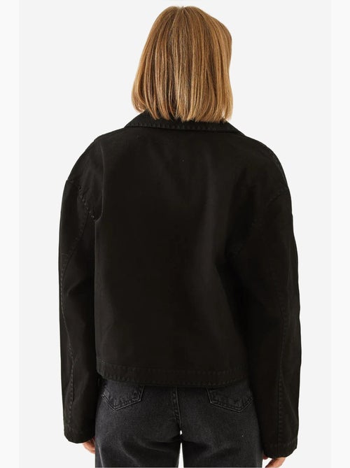 Veste courte tissée brodée à col chemise lucci - Kiabi Veste courte tissée brodée à col chemise lucci - Kiabi