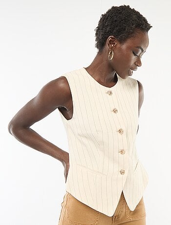 Veste de tailleur avec boutons dorés