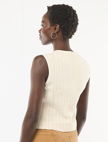 Veste de tailleur avec boutons dorés