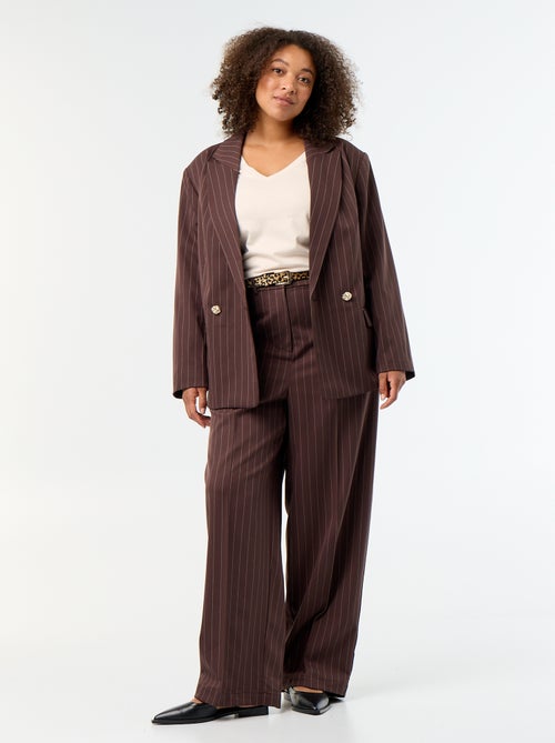 Veste de tailleur longue avec ouverture double boutonnage - Kiabi Veste de tailleur longue avec ouverture double boutonnage - Kiabi