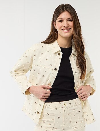 Veste denim courte avec 2 poches plaquées