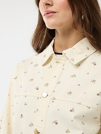 Veste denim courte avec 2 poches plaquées