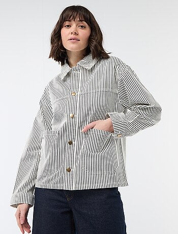 Veste denim courte avec 2 poches plaquées