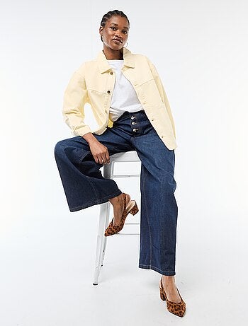 Veste denim courte avec 2 poches plaquées