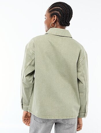 Veste denim courte avec 2 poches plaquées