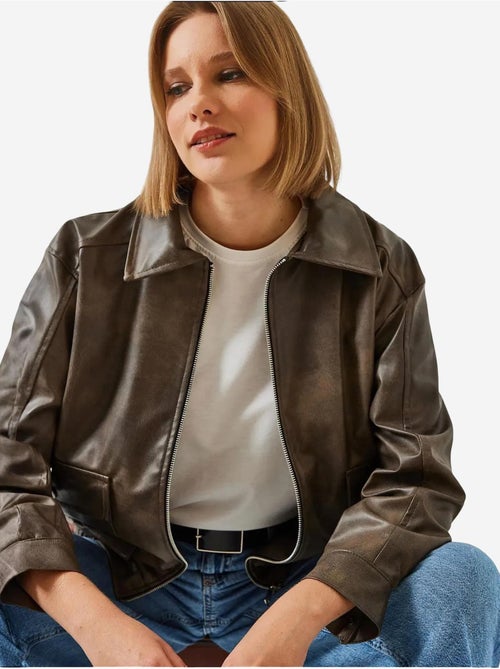 Veste en cuir vieilli à col chemise lucci - Kiabi Veste en cuir vieilli à col chemise lucci - Kiabi