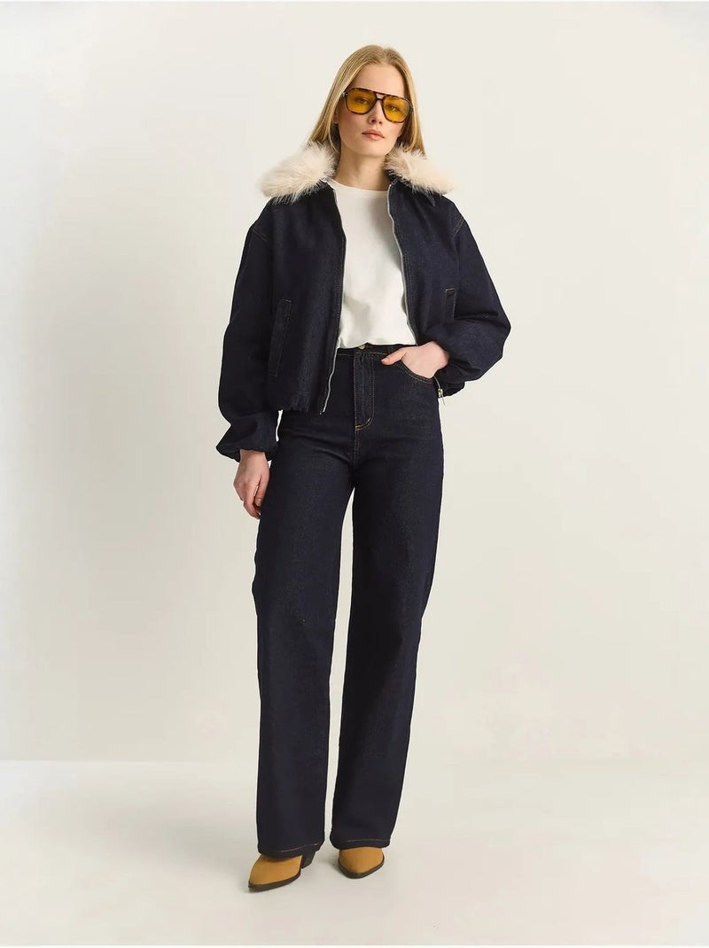 Veste en jean courte avec détails en fausse fourrure lucci Bleu marine - Kiabi