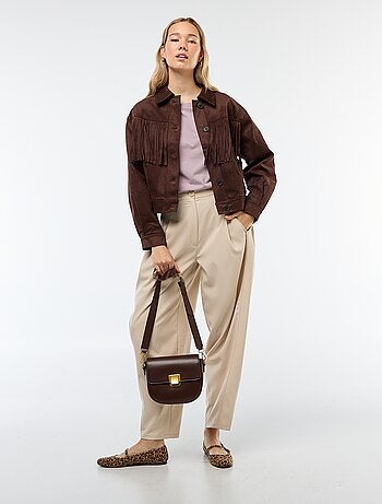 Veste en suédine avec franges coupe courte