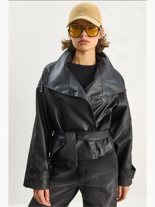 Veste oversize en similicuir avec fermeture boutonnée lucci - Kiabi Veste oversize en similicuir avec fermeture boutonnée lucci - Kiabi