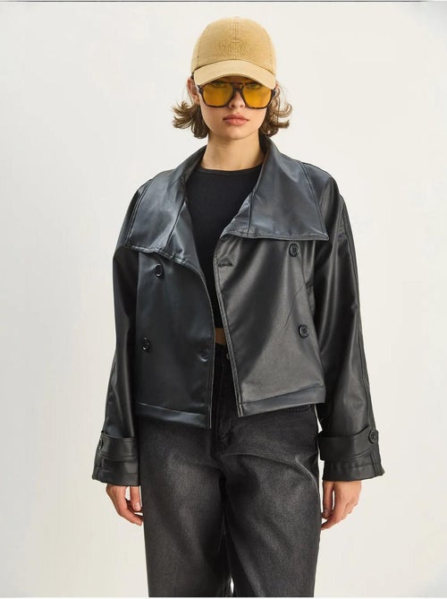 Veste oversize en similicuir avec fermeture boutonnée lucci - Kiabi Veste oversize en similicuir avec fermeture boutonnée lucci - Kiabi