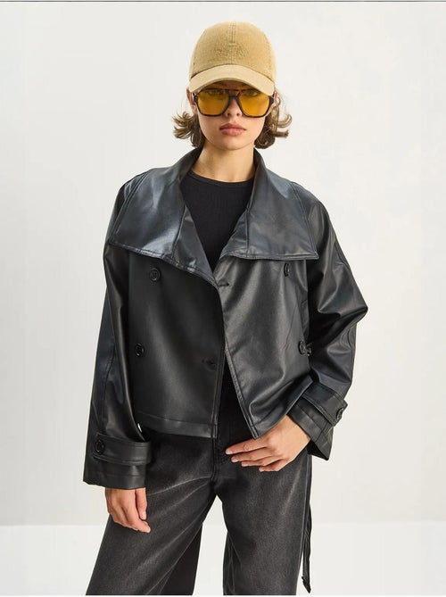Veste oversize en similicuir avec fermeture boutonnée lucci - Kiabi Veste oversize en similicuir avec fermeture boutonnée lucci - Kiabi