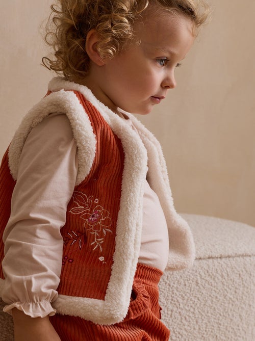 Veste sans manches enfant réversible en velours côtelé Manouk - Kiabi Veste sans manches enfant réversible en velours côtelé Manouk - Kiabi