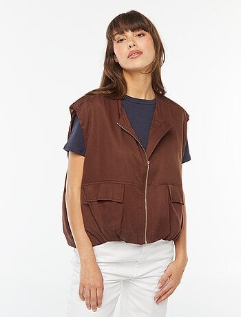 Veste sans manches satinée et zippée