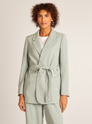 Veste tailleur avec ceinture à nouer