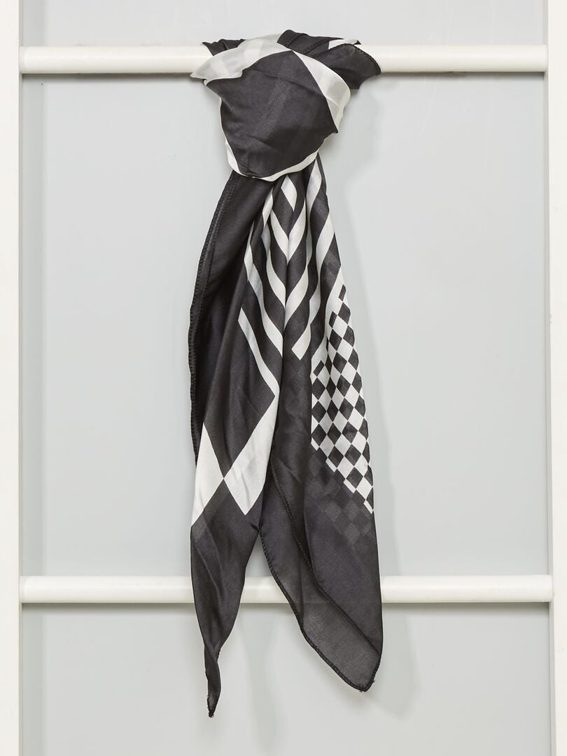 Vierkante foulard met satijnglans en print zwart - Kiabi