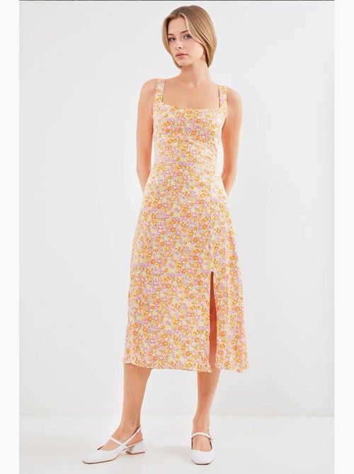 Viscose jurk met bandjes en split bdart - Kiabi Viscose jurk met bandjes en split bdart - Kiabi