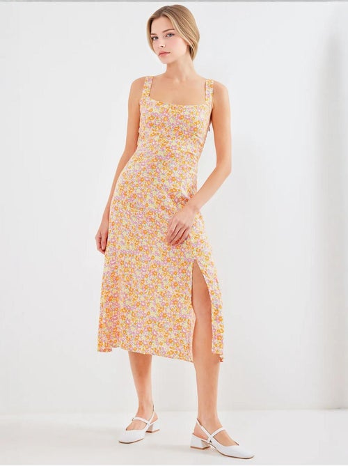 Viscose jurk met bandjes en split bdart - Kiabi Viscose jurk met bandjes en split bdart - Kiabi