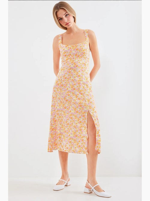 Viscose jurk met bandjes en split bdart - Kiabi Viscose jurk met bandjes en split bdart - Kiabi