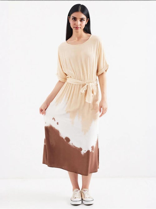 Viscose jurk met korte mouwen en patroon bdart - Kiabi Viscose jurk met korte mouwen en patroon bdart - Kiabi