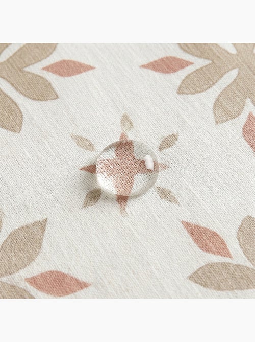 Vlekbestendig tafelkleed met mediterrane geometrische bloemenprint - Gamusi. - Kiabi Vlekbestendig tafelkleed met mediterrane geometrische bloemenprint - Gamusi. - Kiabi