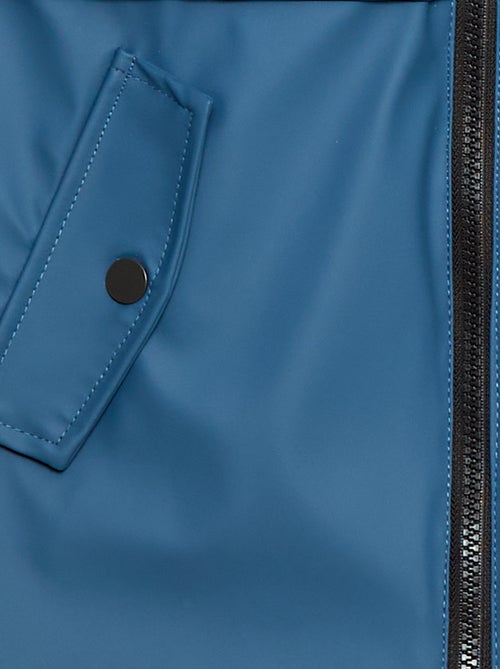 Waterafstotende parka met kap en imitatieschapenvacht - Kiabi Waterafstotende parka met kap en imitatieschapenvacht - Kiabi