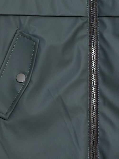 Waterafstotende parka met kap en imitatieschapenvacht - Kiabi Waterafstotende parka met kap en imitatieschapenvacht - Kiabi