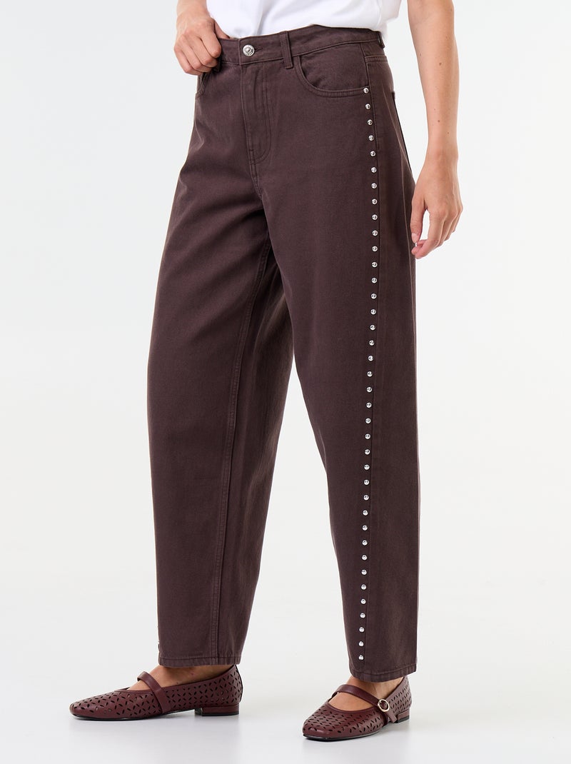 Wide fit jeans met decoratieve studs Bruin - Kiabi