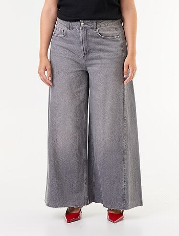 Wide leg jeans met onafgewerkte zomen