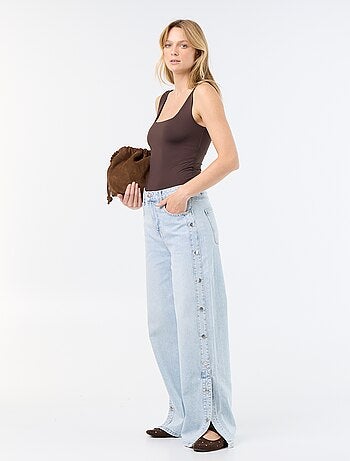 Wide leg jeans / wijde pasvorm met sierdrukknopen aan de zijkanten