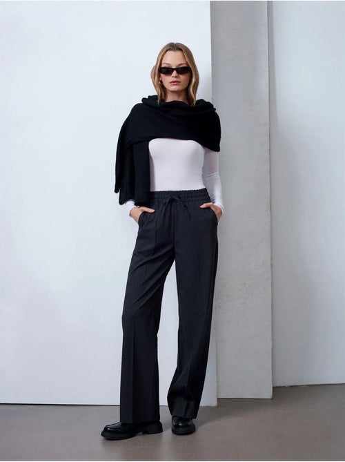 Wijde broek met elastische taille dilvin - Kiabi Wijde broek met elastische taille dilvin - Kiabi