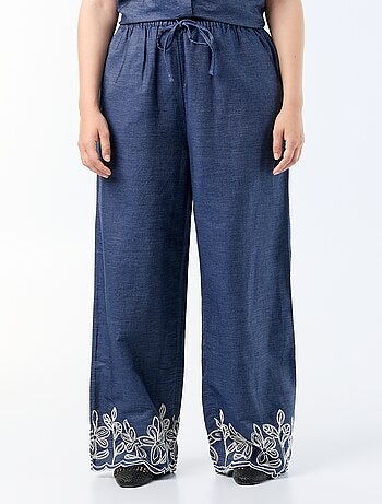 Wijde broek met geborduurde motieven