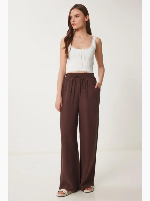 Wijde broek met trekkoord in de taille en biesdetail istanbul - Kiabi Wijde broek met trekkoord in de taille en biesdetail istanbul - Kiabi