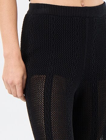 Wijde broek van haakwerk