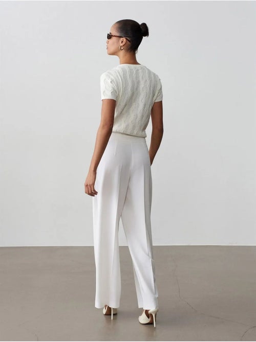 Wijde crepe broek met ceintuur dilvin - Kiabi Wijde crepe broek met ceintuur dilvin - Kiabi