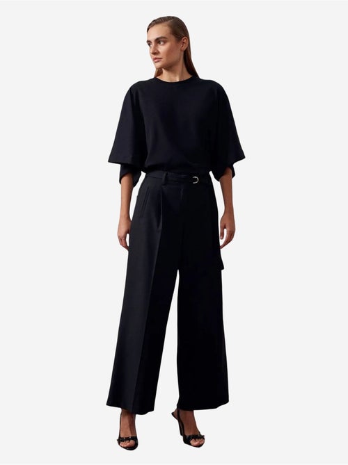Wijde crêpe broek met ceintuur dilvin - Kiabi Wijde crêpe broek met ceintuur dilvin - Kiabi